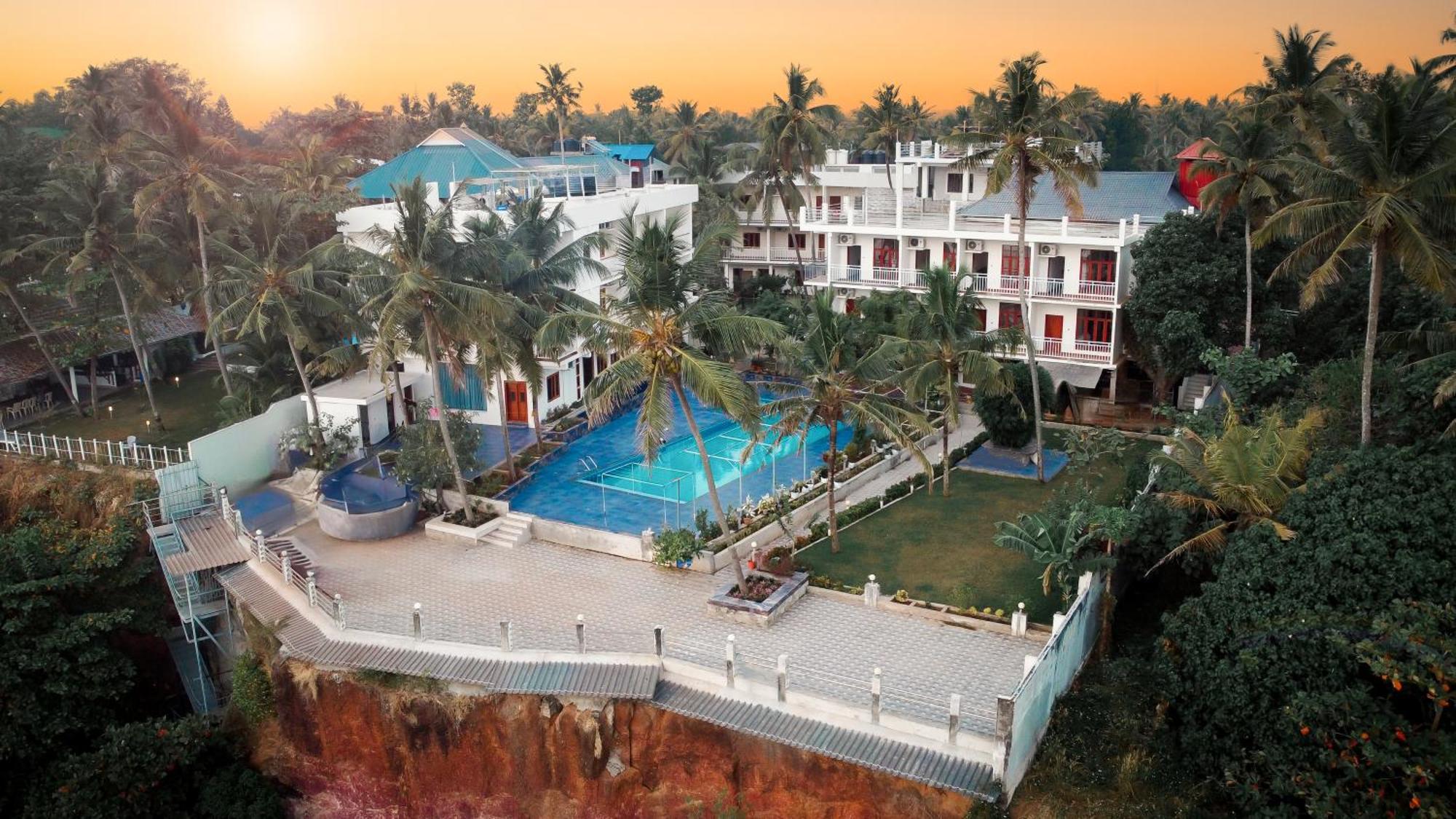 Skylar Seaview Beach Resort & Ayurveda Varkala Buitenkant foto