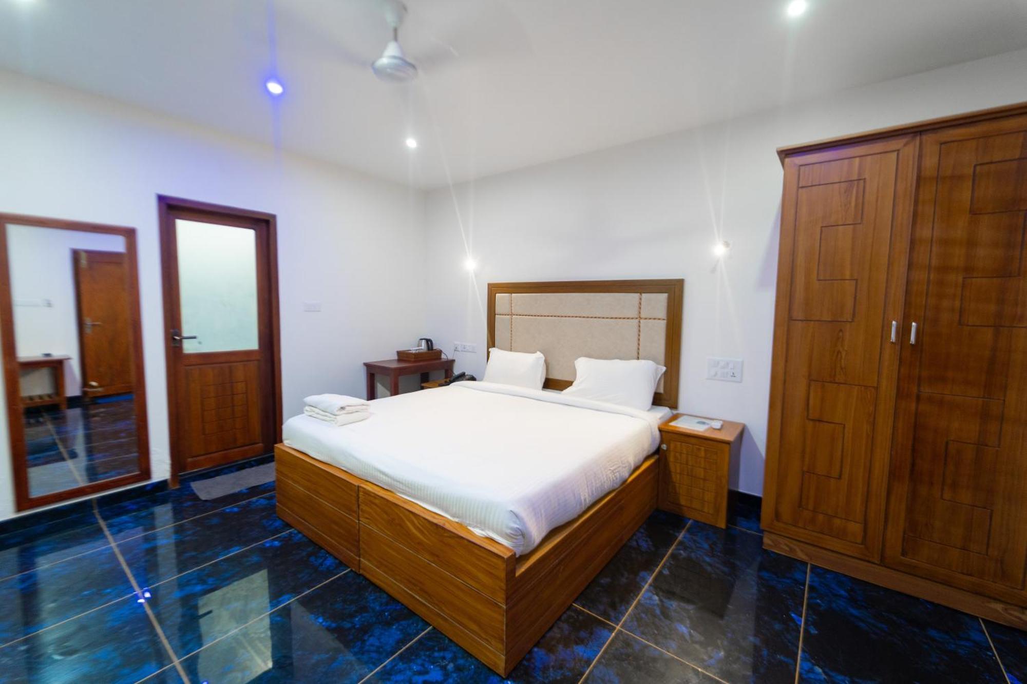 Skylar Seaview Beach Resort & Ayurveda Varkala Buitenkant foto